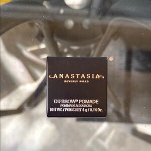 Anastasia Beverly Hills Dipbrow Pomade in Dark Brown